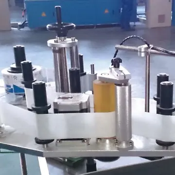 Automatic Label Applying and Sticking Machine